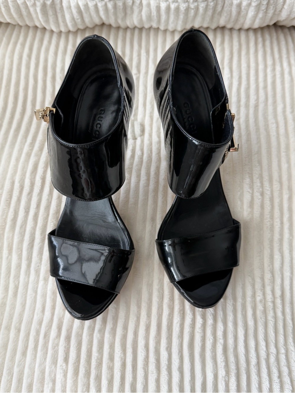 Vintage Gucci Patent Leather Designer
Heels Luxury 90s Glam US 7 - Picture 3 of 11